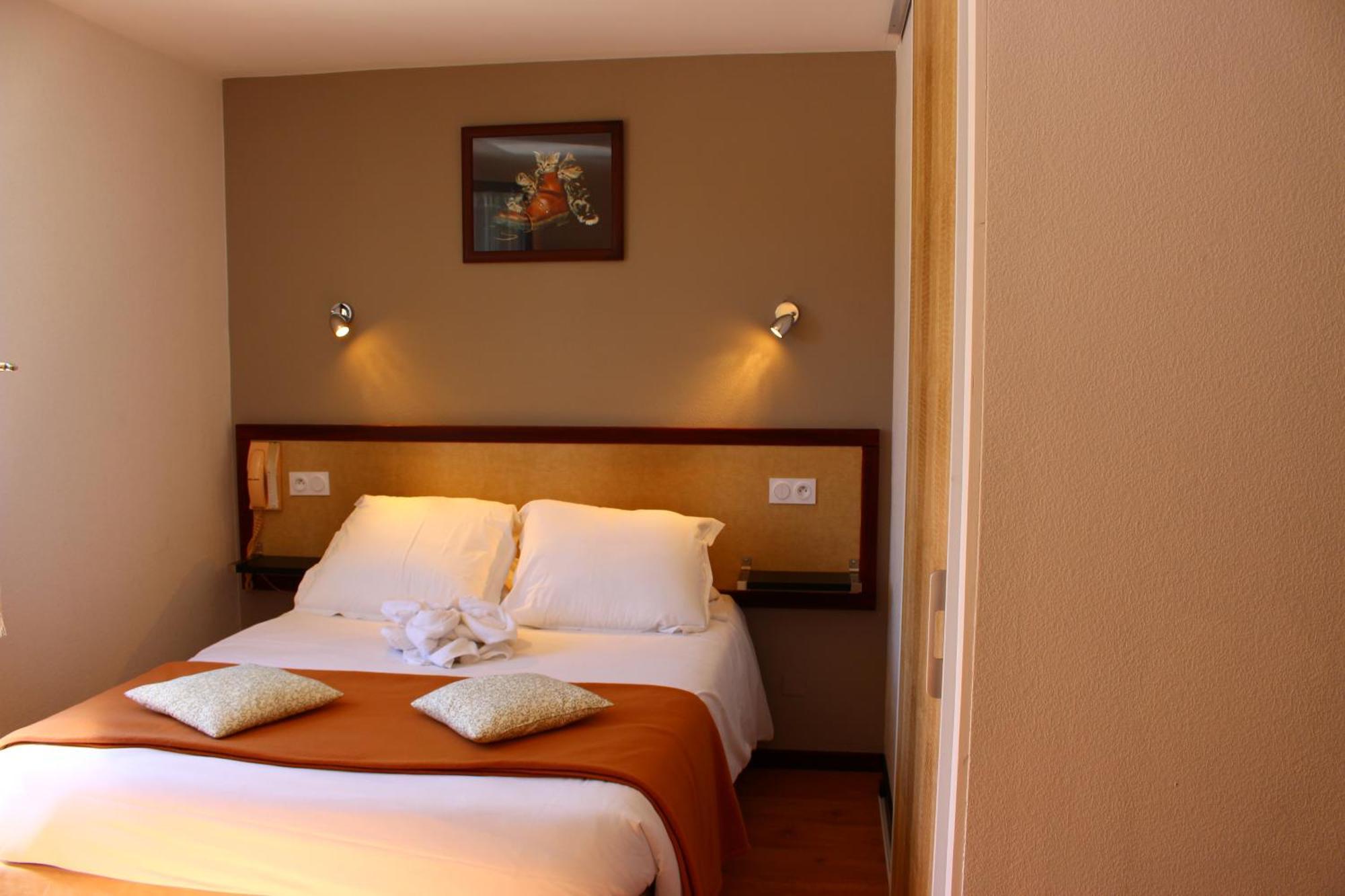 Hotel Les Gabarres Tour-de-Faure Camera foto